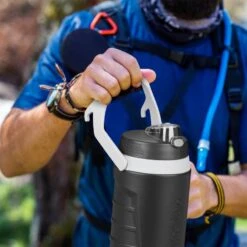 Gourde 2 Litres Noire -Cuisine Ustensiles Magasin 2d33a710bb4e4115ba2037eb6604d988