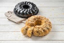 Moule à Pain Avec Cheminée -Cuisine Ustensiles Magasin 43a17a466bc64cda9f80551a5d17ac32