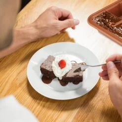 Moule à Brownie Avec Poignées -Cuisine Ustensiles Magasin 516536dd1826432f842fed2c8507854e