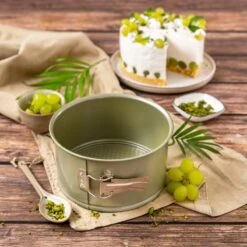 Moule à Panettone à Charnière -Cuisine Ustensiles Magasin 52c6ad0cfb254325bfeb08dab768e183