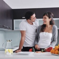 Carafe En Verre Avec Couvercle 1,8 L -Cuisine Ustensiles Magasin 7e83b86f3af84201b15d3fae514bf0ce