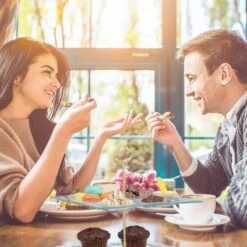 Serviteur Gâteau Carré En Verre -Cuisine Ustensiles Magasin 93711cb42220415ca24d504bd5d2a62f