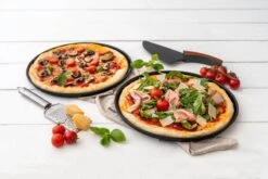 Plaques à Pizza X 2 Avec Couteau -Cuisine Ustensiles Magasin b72dcf5eeaaa4d41a6dd766d5b797397