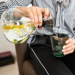 Carafe En Verre, 1,5 L En Lot De 3 -Cuisine Ustensiles Magasin e55a222aad5441fb9a37a7542fdc564b