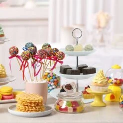 Présentoir à Gâteau Porcelaine -Cuisine Ustensiles Magasin e6d0ddde7a804bc3ab80e996706259a9